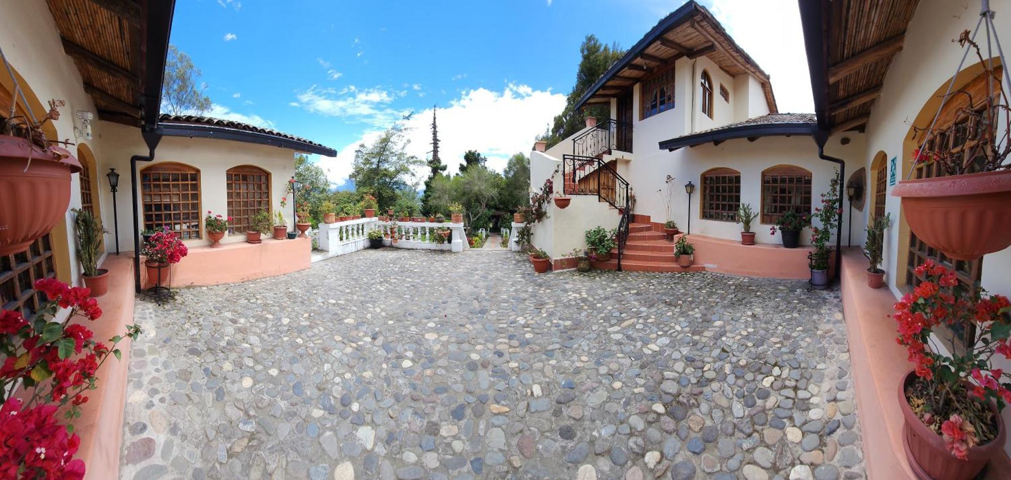 Hotel Hacienda San Isidro De Iltaqui Cotacachi Exterior foto